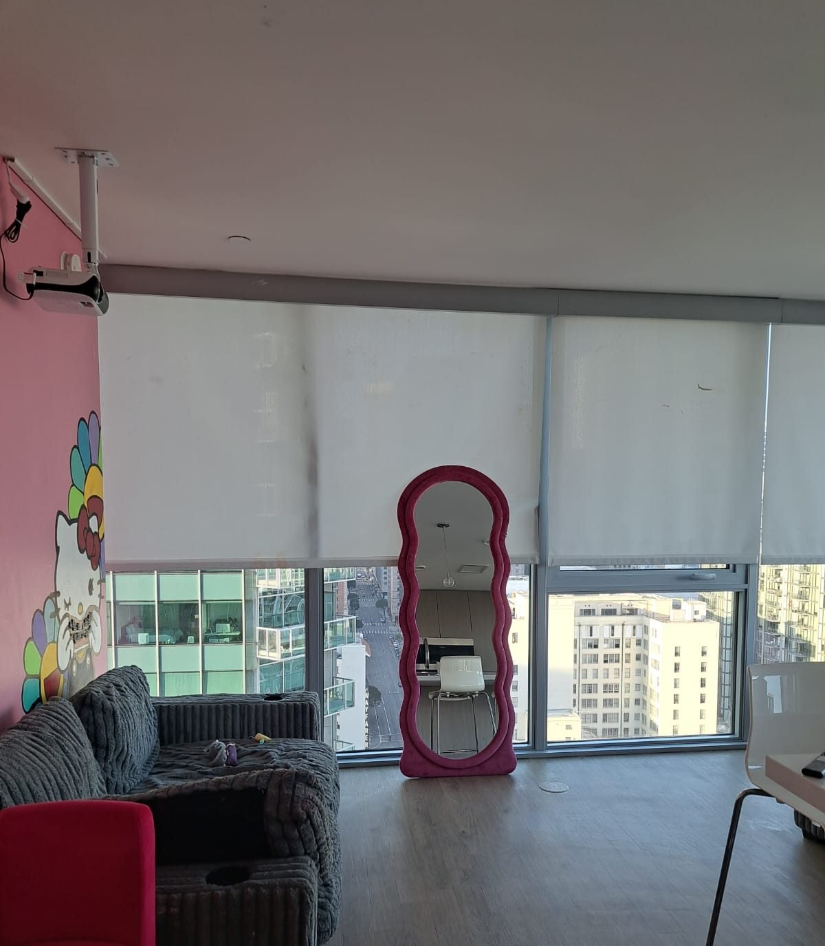 The same living room, clean and tidy after Bergamot.